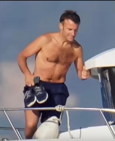 MANU GARÇON DE BAINS